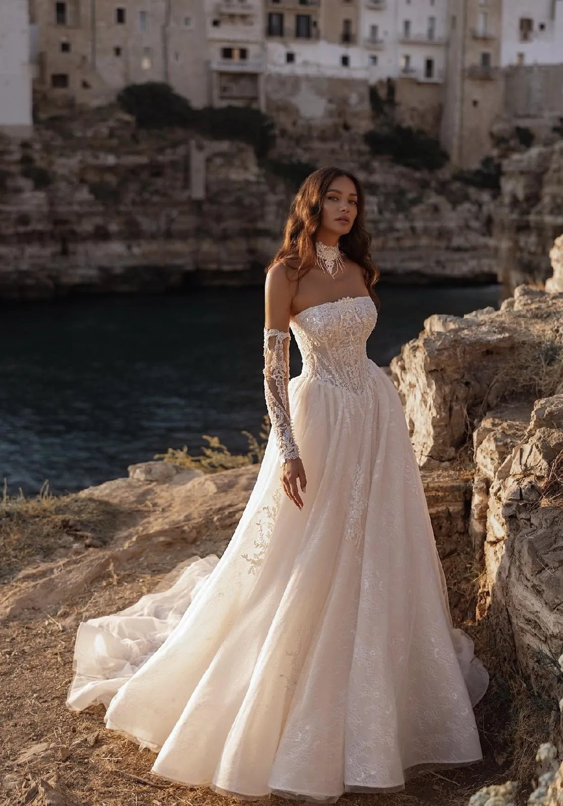 Νυφικό Yasmine από τη συλλογή INVICTUS