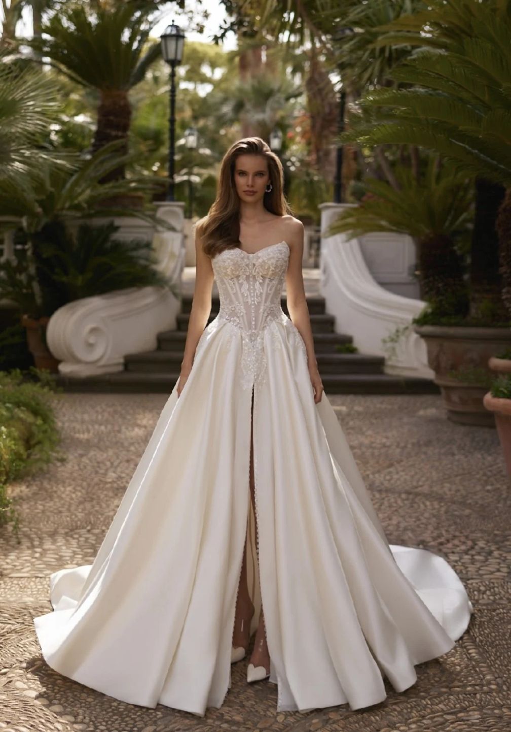 Νυφικό Lasia από τη συλλογή IVORY DREAMS